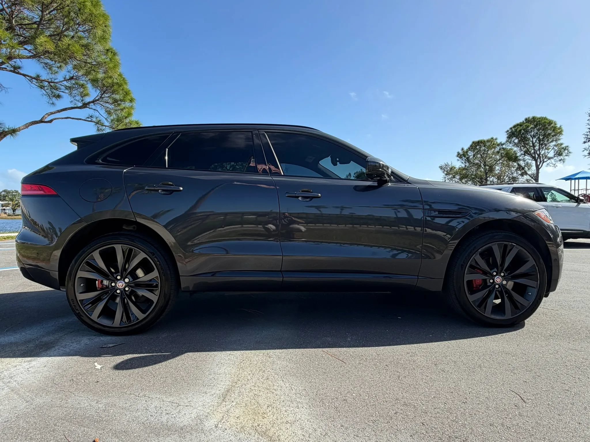 Used 2018 Jaguar F-PACE S AWD/4WD image 13