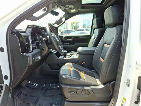 Used 2024 GMC Sierra 1500 AT4 w/ Technology Package AWD/4WD image 14