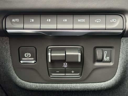 New 2026 Cadillac Escalade Platinum Sport w/ LPO, ONYX Package AWD/4WD image 35