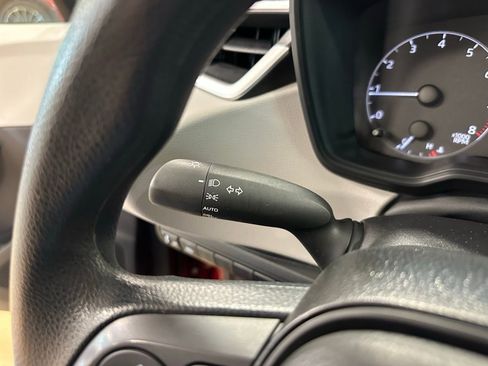 Used 2025 Toyota Corolla LE image 18