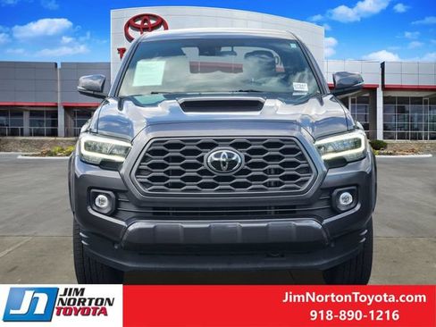 Used 2023 Toyota Tacoma TRD Sport w/ Technology Package RWD image 2