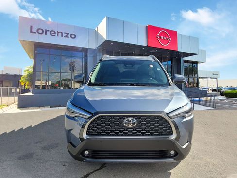 Used 2023 Toyota Corolla Cross XLE image 2