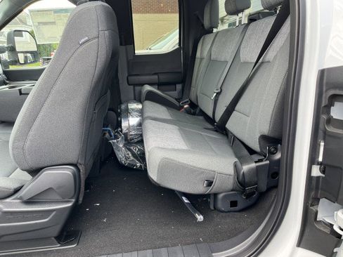 New 2025 Ford F550 4x4 SuperCab Super Duty w/ XLT Value Package image 13