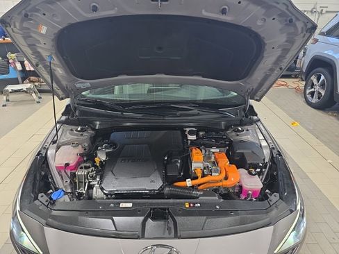 Used 2022 Hyundai Elantra Limited image 23