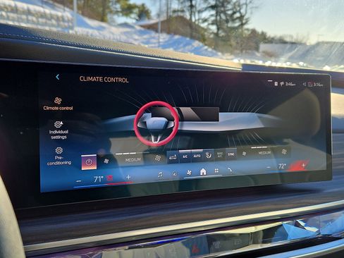 Certified 2023 BMW 760i xDrive 760i xDrive w/ Executive Package image 17