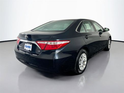 Used 2017 Toyota Camry LE image 6