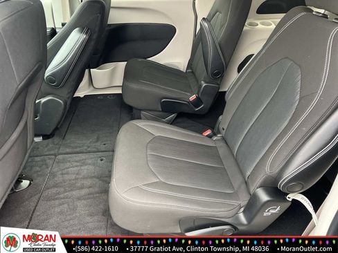 Used 2021 Chrysler Voyager LX image 11