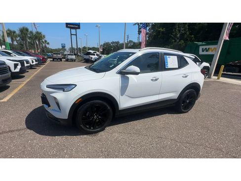 Used 2024 Buick Encore GX Sport Touring FWD image 6