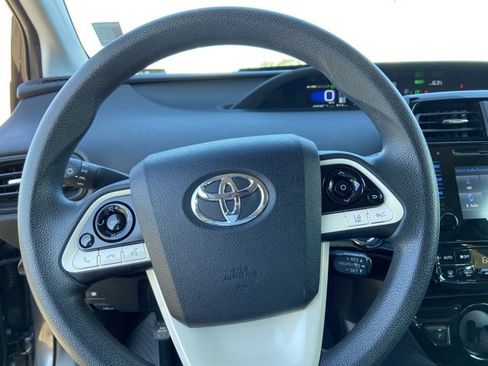 Used 2018 Toyota Prius Four image 34