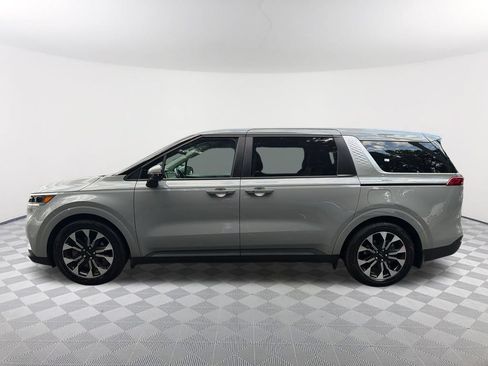 Used 2024 Kia Carnival EX FWD image 8
