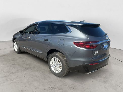 Used 2018 Buick Enclave Essence image 4