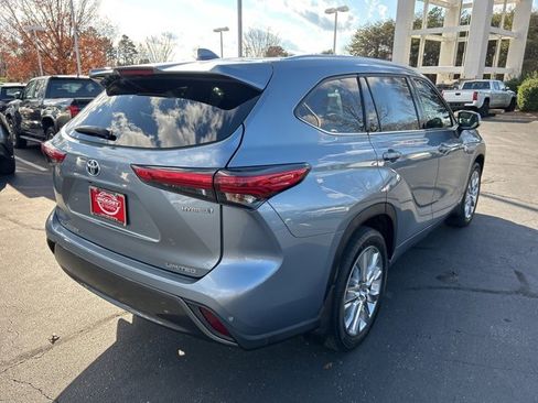 Used 2022 Toyota Highlander Limited image 5