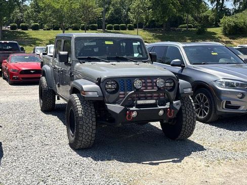 Used 2020 Jeep Gladiator Sport w/ Quick Order Package 24S AWD/4WD image 3