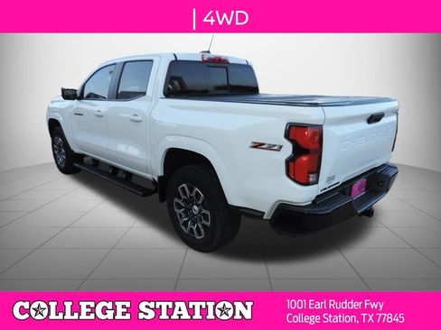 Used 2025 Chevrolet Colorado Z71 w/ Technology Package AWD/4WD image 6