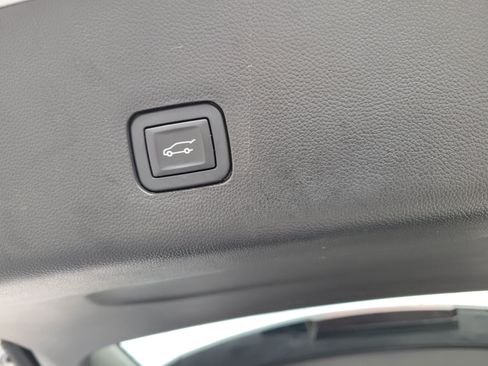 Certified 2019 Chevrolet Traverse LT FWD image 8