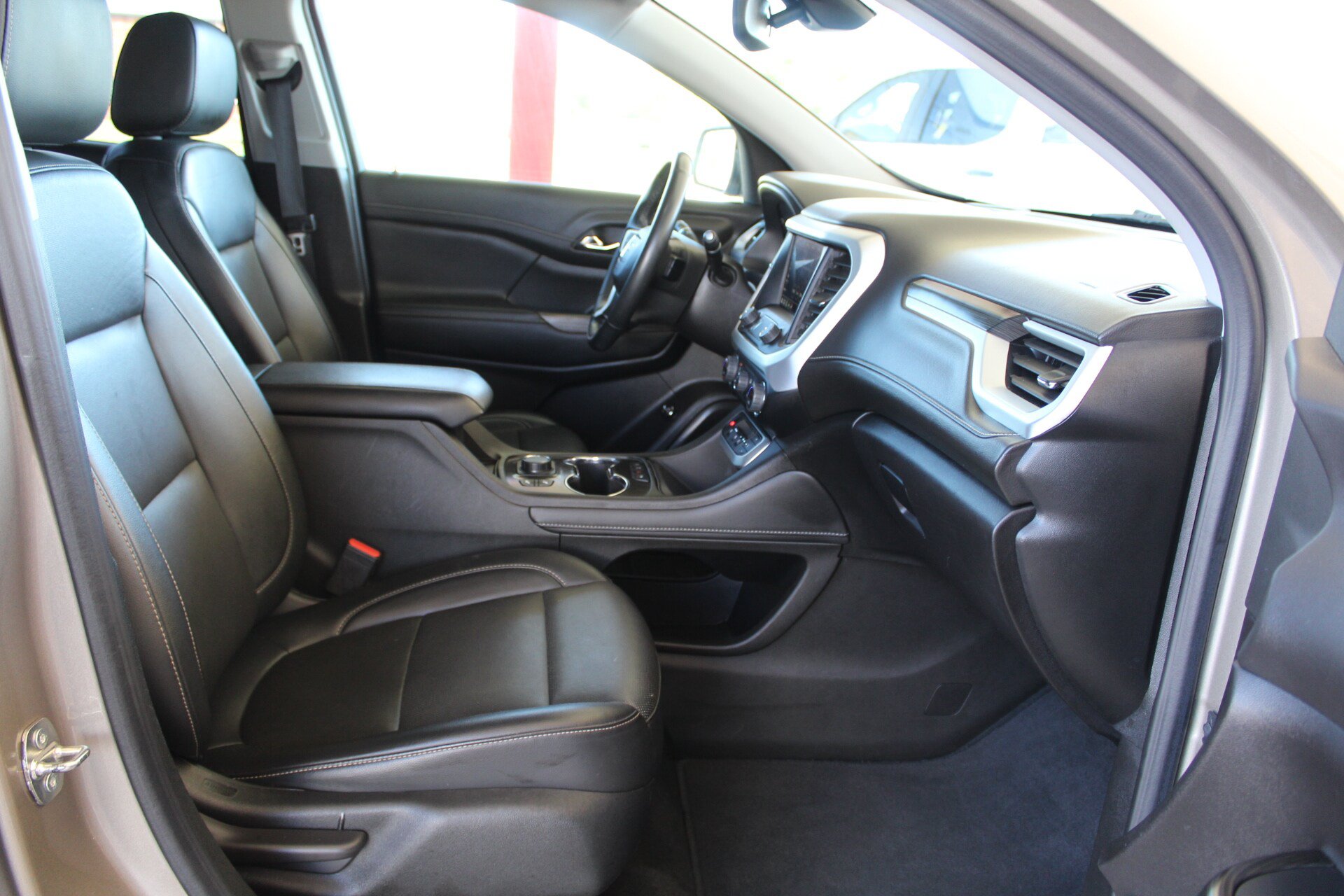 Used 2023 GMC Acadia SLT FWD image 14