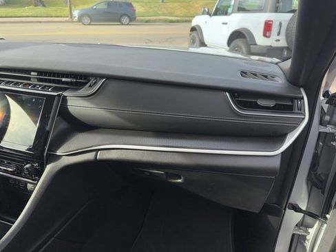 Used 2024 Jeep Grand Cherokee Laredo X w/ Trailer Tow Package image 40