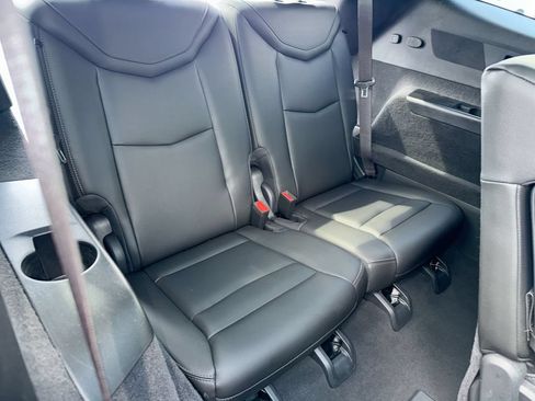 Used 2024 Cadillac XT6 Luxury FWD image 30