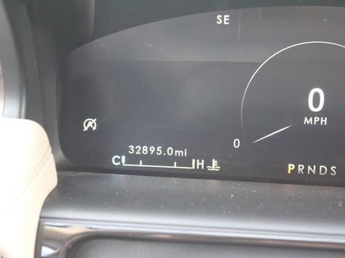 Used 2022 Lincoln Nautilus Reserve w/ Luxury Package image 16