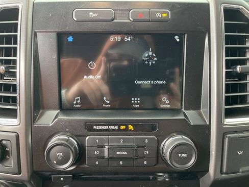 Used 2016 Ford F150 XLT AWD/4WD image 10