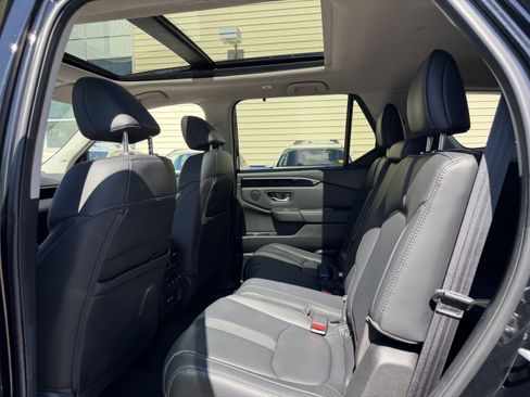 Used 2023 Honda Pilot Touring image 25