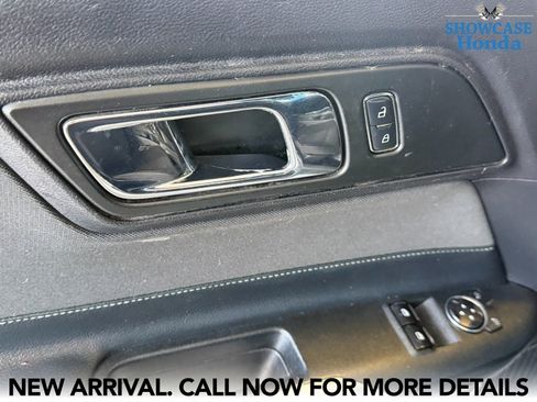 Used 2015 Ford Mustang Coupe image 11