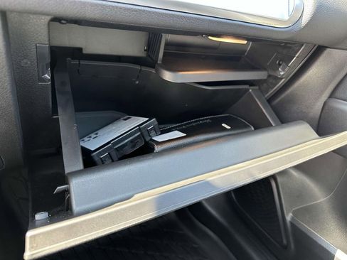 Used 2021 Mercedes-Benz GLB 250 GLB 250 image 24