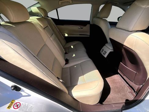 Used 2016 Lexus ES 300h w/ Navigation System Package FWD image 20