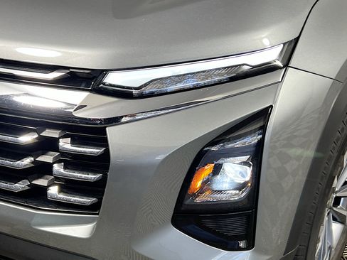 Used 2025 Chevrolet Equinox LT image 12