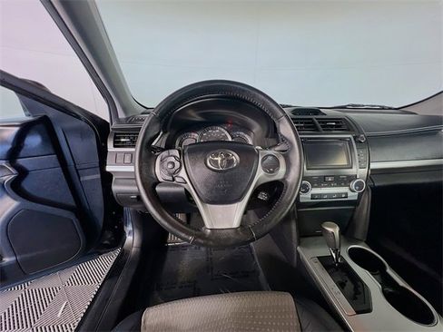 Used 2013 Toyota Camry SE image 13