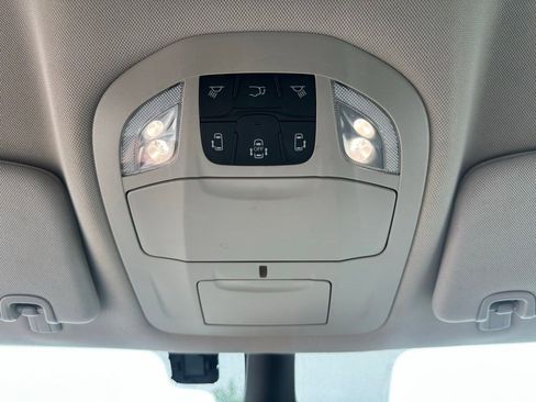 Used 2023 Chrysler Pacifica Touring-L FWD image 25