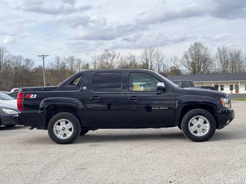 Used 2013 Chevrolet Avalanche LT AWD/4WD image 8