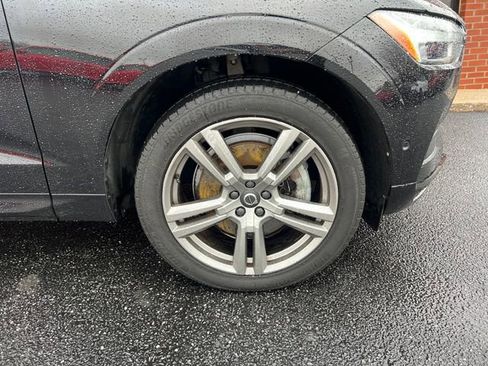 Used 2019 Volvo XC60 T6 Momentum w/ Premium Package image 11