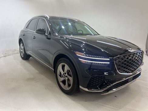 Used 2026 Genesis GV70 2.5T Advanced image 3
