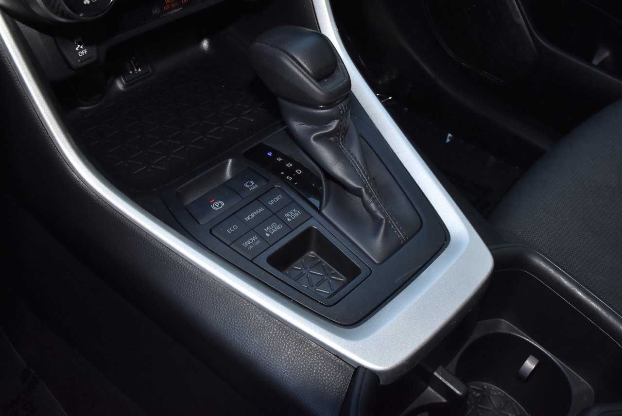 Used 2025 Toyota RAV4 XLE AWD/4WD image 30