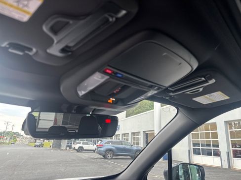 New 2026 Subaru Forester Touring AWD/4WD image 27