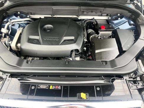 Used 2019 Volvo XC60 T5 Momentum w/ Premium Package image 14