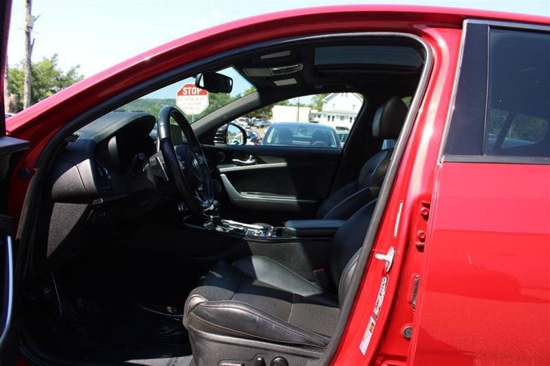 Used 2021 Kia Stinger GT-Line w/ Sun & Sound Package RWD image 9