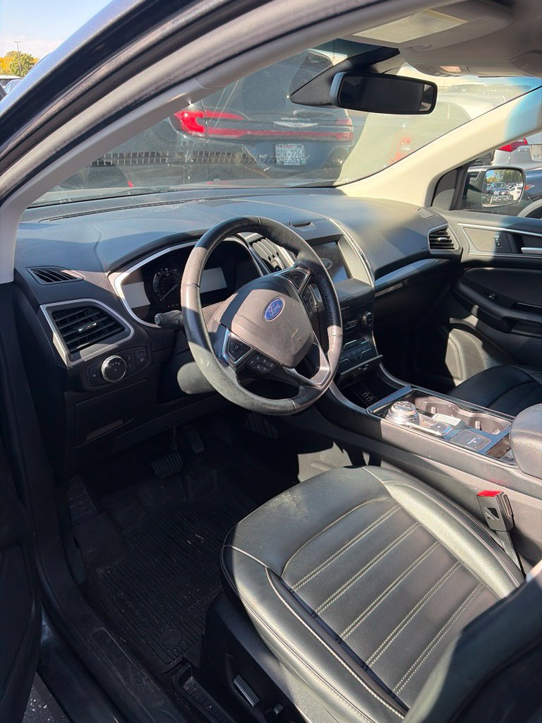 Used 2019 Ford Edge SEL w/ Cold Weather Package AWD/4WD image 2