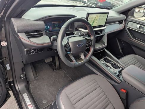 Used 2025 Ford Explorer ST-Line w/ ST-Line Street Pack image 23