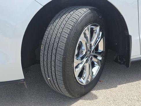 Used 2024 Toyota Sienna Platinum image 34