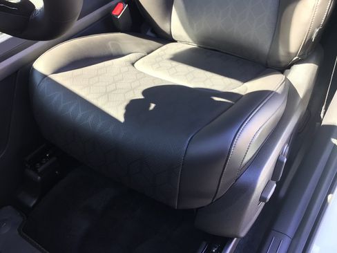 New 2026 Kia Carnival EX image 10