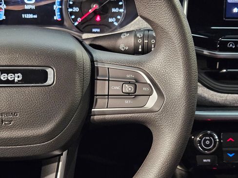 Used 2025 Jeep Compass Sport AWD/4WD image 28