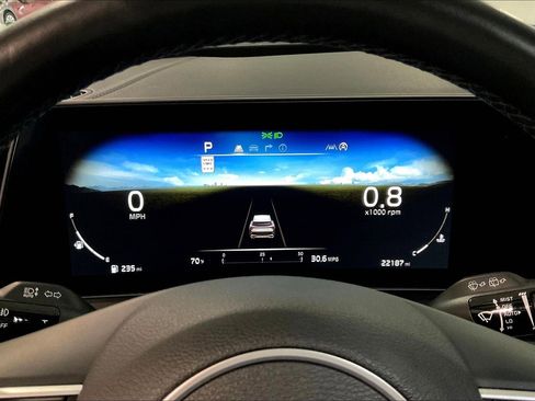 Used 2025 Kia Sportage SX image 13