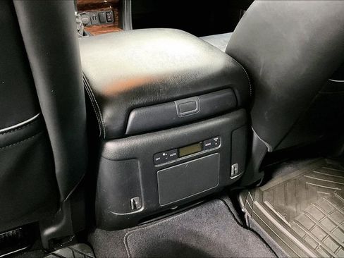 Used 2018 Nissan Armada SL w/ Premium Package image 31