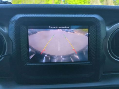 Used 2018 Jeep Wrangler Unlimited Sport S image 35