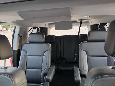 Used 2020 Chevrolet Suburban LT image 32