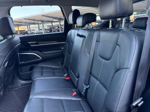 Used 2020 Kia Telluride EX w/ Towing Package FWD image 11