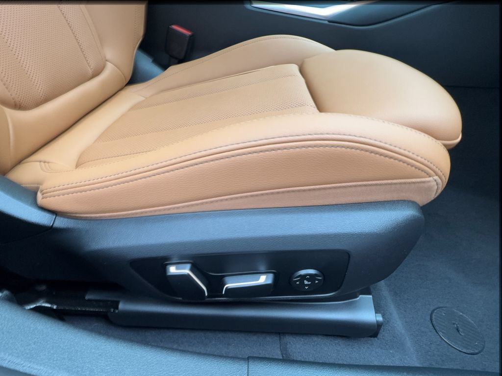 Used 2025 BMW i4 eDrive40 w/ Driving Assistance Package RWD image 33