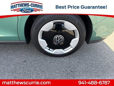 Used 2025 Volkswagen ID. Buzz Pro S Plus RWD image 16